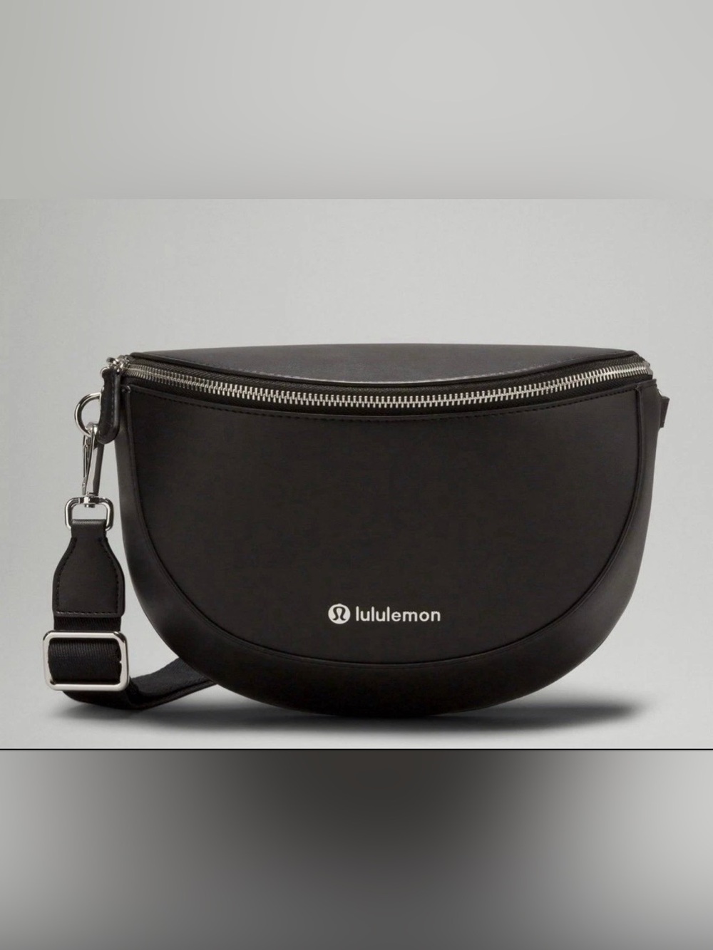 Lululemon Cactus Leather Saddle Crossbody Bag 2L Black Silver EUC